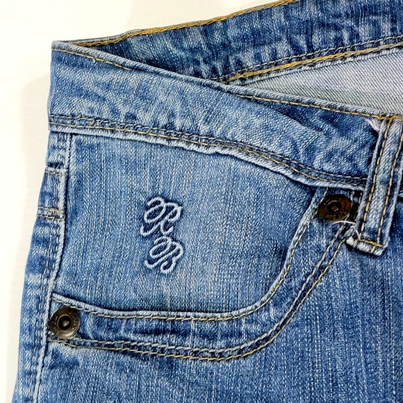 RUE BLUE ♡ Sweet Thin Stretchy Comfy Denim Faded 'n Distressed Blue Jeans 8 - Picture 3 of 14